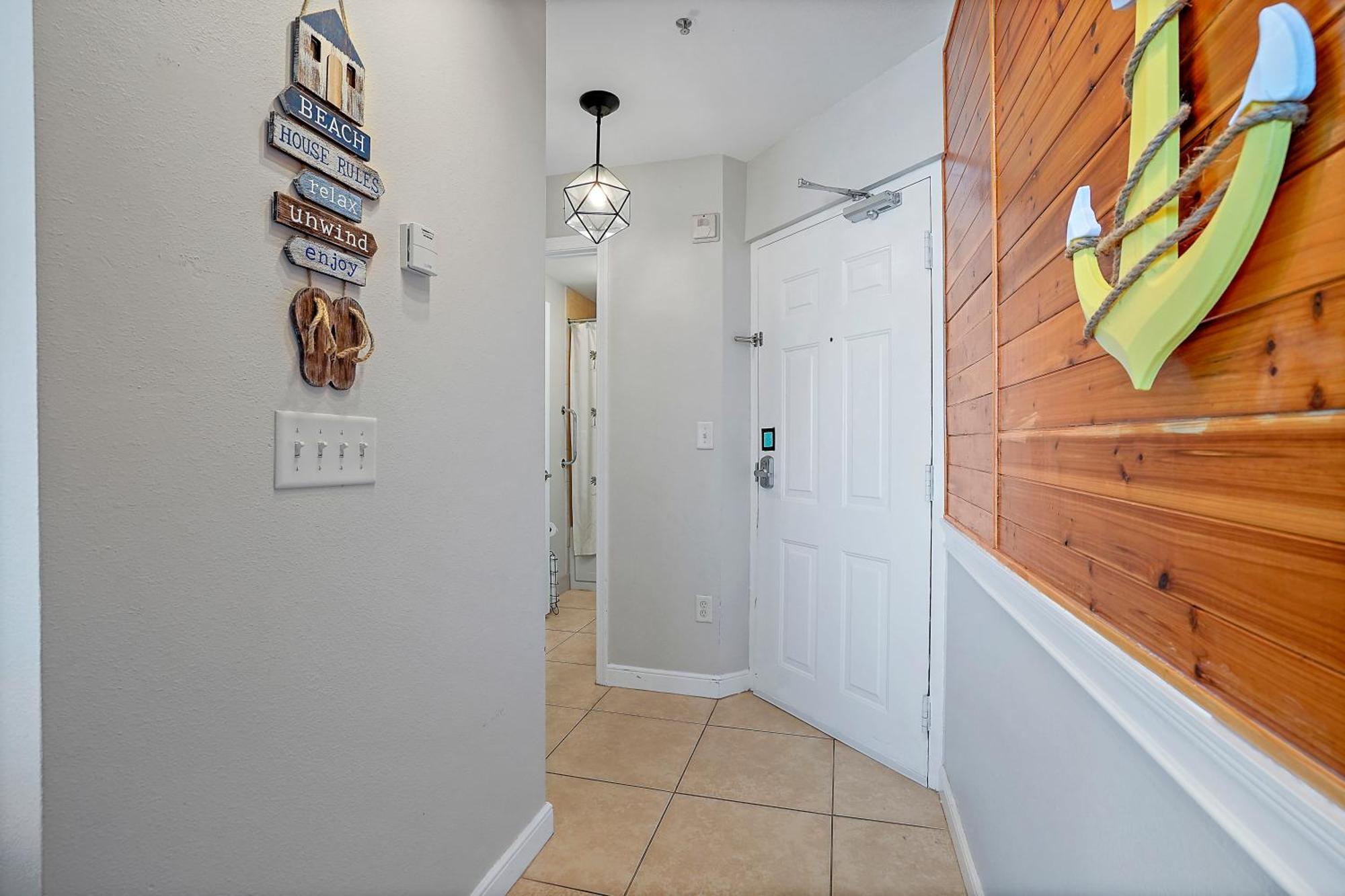 Oceanfront Luxury Condo! Mins To Beach! Rum Bar Next Door! St. Petersburg Exterior photo