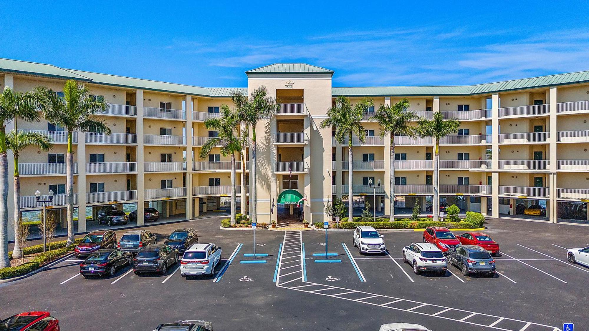 Oceanfront Luxury Condo! Mins To Beach! Rum Bar Next Door! St. Petersburg Exterior photo